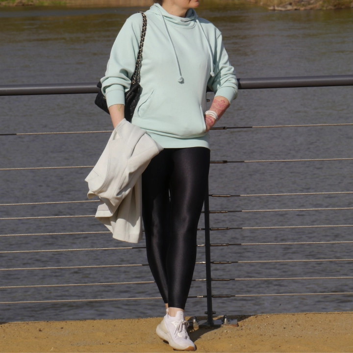 Bluza Caroline unisex organic z kapturem - bluza - na - co -dzień.5.png